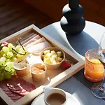 Alpenstolz Haus 2 - Stilvoll Urlauben In Den Bergen Apartment