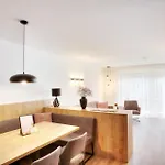 Alpenstolz Haus 2 - Stilvoll Urlauben In Den Bergen دامولس