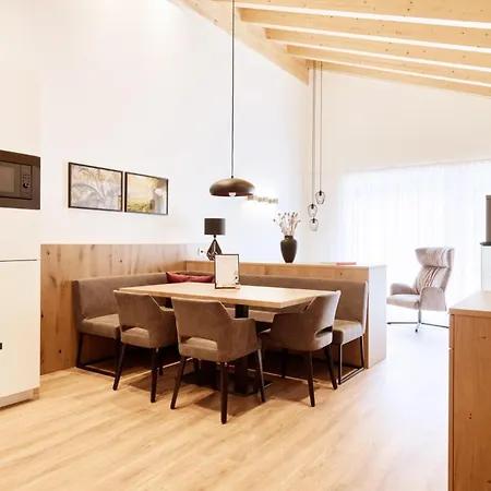 Appartamento Alpenstolz Haus 2 - Stilvoll Urlauben In Den Bergen