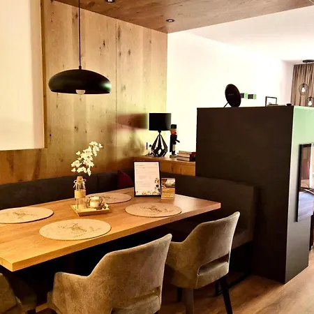 Apartment Alpenstolz Haus 2 - Stilvoll Urlauben In Den Bergen Damuels